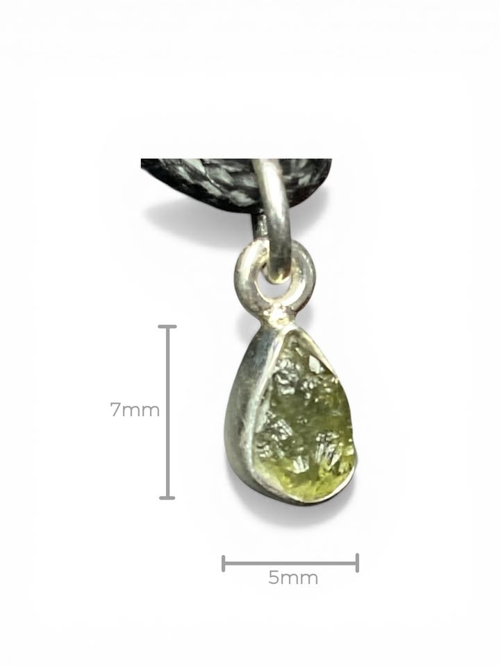 📿 Dije Moldavita montada en Plata 925