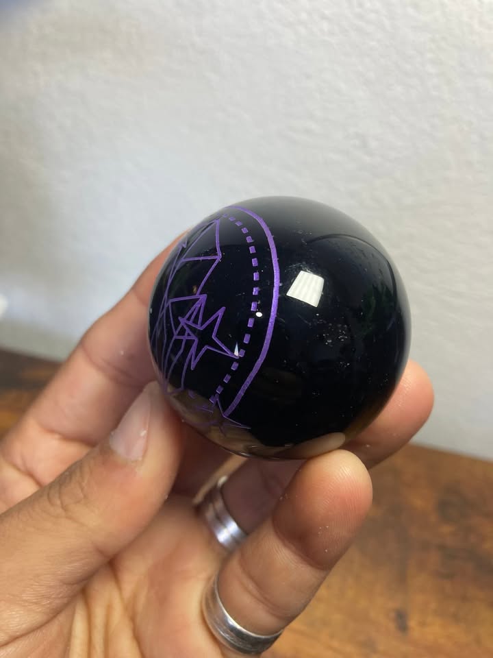 Esfera de Obsidiana con grabado