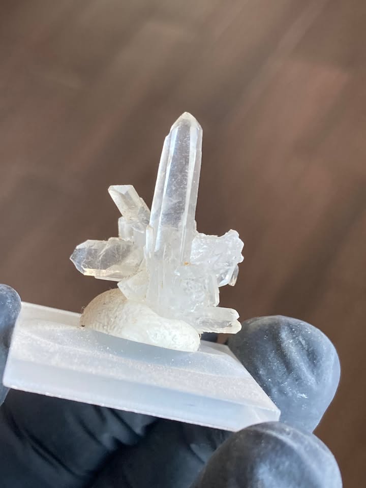 ✨ Cluster natural de cuarzo – mini cristales definidos